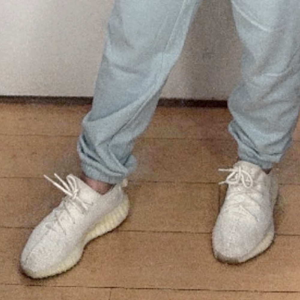 White Yeezy boost 🔥